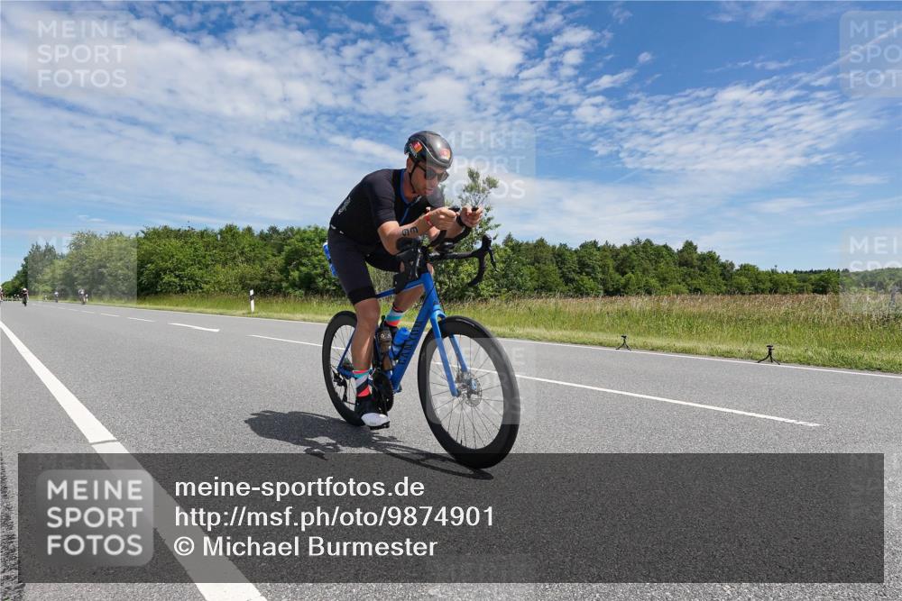 21.06.2026 - Viking Triathlon Michael Burmester http://msf.ph/oto/9874901 21.06.2026 12:56:03 Radfahren 56, 56, 172, 206, 485, 567 meine-sportfotos.de