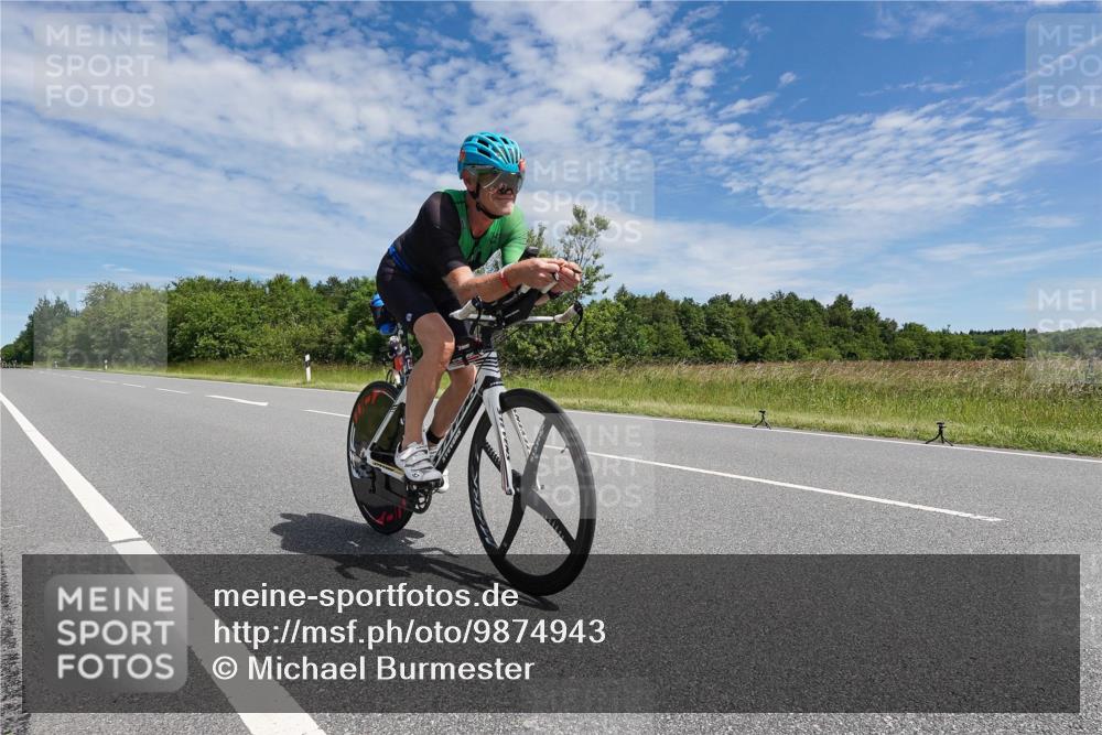 21.06.2026 - Viking Triathlon Michael Burmester http://msf.ph/oto/9874943 21.06.2026 12:56:34 Radfahren 113, 137, 255, 357, 489 meine-sportfotos.de