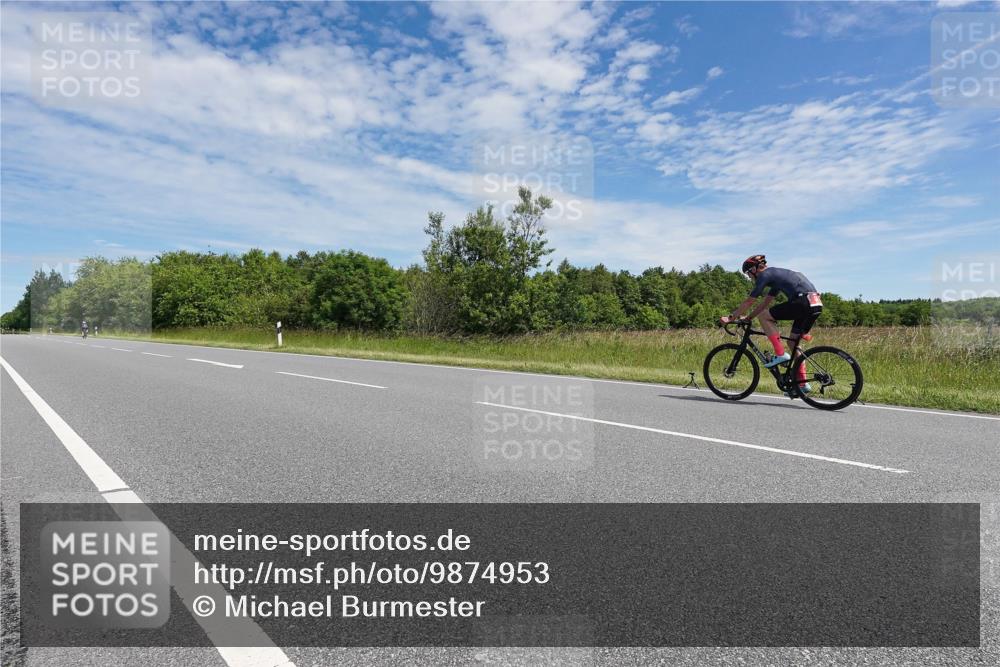 21.06.2026 - Viking Triathlon Michael Burmester http://msf.ph/oto/9874953 21.06.2026 12:56:40 Radfahren 113, 255, 489 meine-sportfotos.de