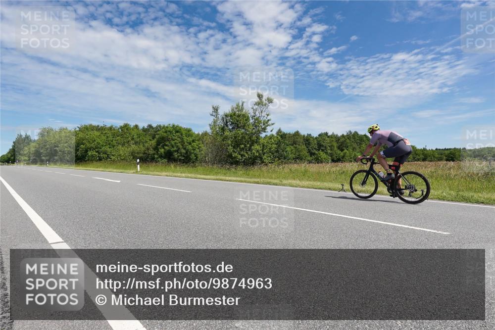 21.06.2026 - Viking Triathlon Michael Burmester http://msf.ph/oto/9874963 21.06.2026 12:57:02 Radfahren 106, 212, 335 meine-sportfotos.de