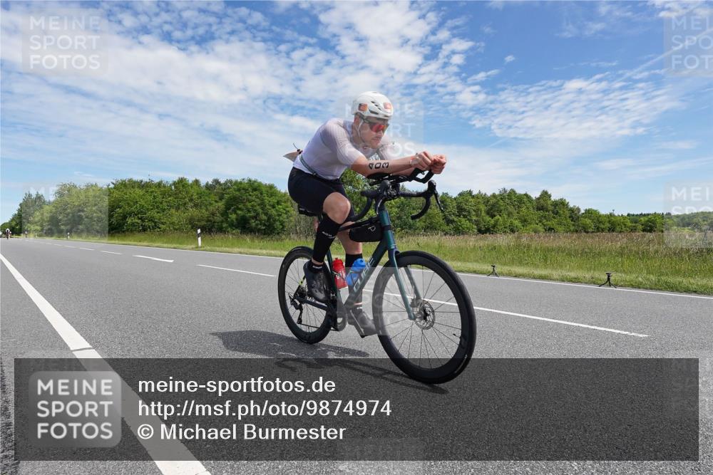21.06.2026 - Viking Triathlon Michael Burmester http://msf.ph/oto/9874974 21.06.2026 12:57:28 Radfahren 85, 93, 199, 212, 245, 274, 315, 362, 393, 403, 427, 492, 497 meine-sportfotos.de