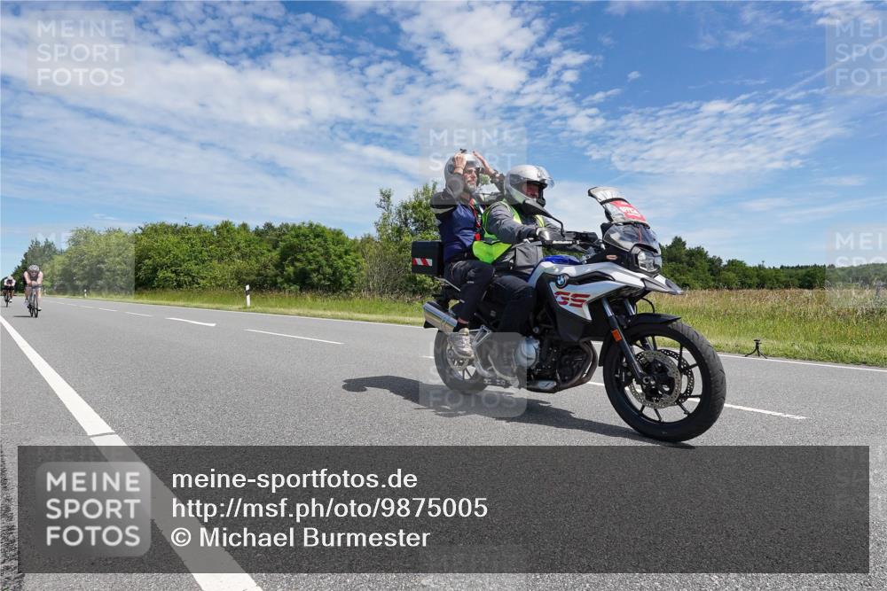 21.06.2026 - Viking Triathlon Michael Burmester http://msf.ph/oto/9875005 21.06.2026 12:57:41 Radfahren 77, 85, 88, 93, 141, 199, 274, 304, 315, 393, 492, 497, 571 meine-sportfotos.de