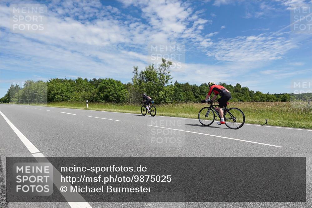 21.06.2026 - Viking Triathlon Michael Burmester http://msf.ph/oto/9875025 21.06.2026 12:57:50 Radfahren 77, 77, 88, 141, 199, 301, 304, 497, 513, 559, 571 meine-sportfotos.de