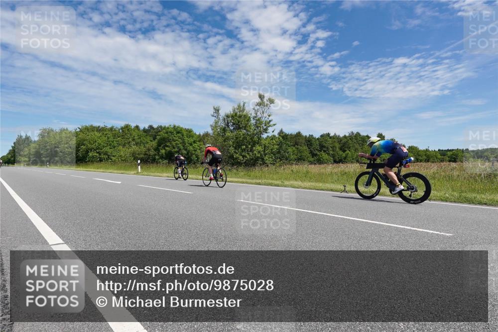 21.06.2026 - Viking Triathlon Michael Burmester http://msf.ph/oto/9875028 21.06.2026 12:57:51 Radfahren 77, 77, 88, 141, 199, 301, 304, 497, 513, 559, 571 meine-sportfotos.de