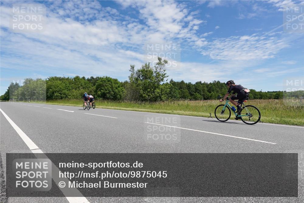 21.06.2026 - Viking Triathlon Michael Burmester http://msf.ph/oto/9875045 21.06.2026 12:58:04 Radfahren 77, 301, 303, 513, 559, 571, 601 meine-sportfotos.de