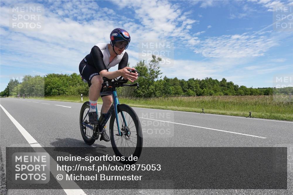 21.06.2026 - Viking Triathlon Michael Burmester http://msf.ph/oto/9875053 21.06.2026 12:58:12 Radfahren 96, 303, 562, 571, 601 meine-sportfotos.de