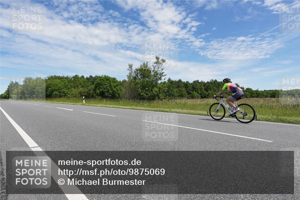 21.06.2026 - Viking Triathlon Michael Burmester http://msf.ph/oto/9875069 21.06.2026 12:58:35 Radfahren 60, 96, 167, 244, 298, 450, 562, 646 meine-sportfotos.de
