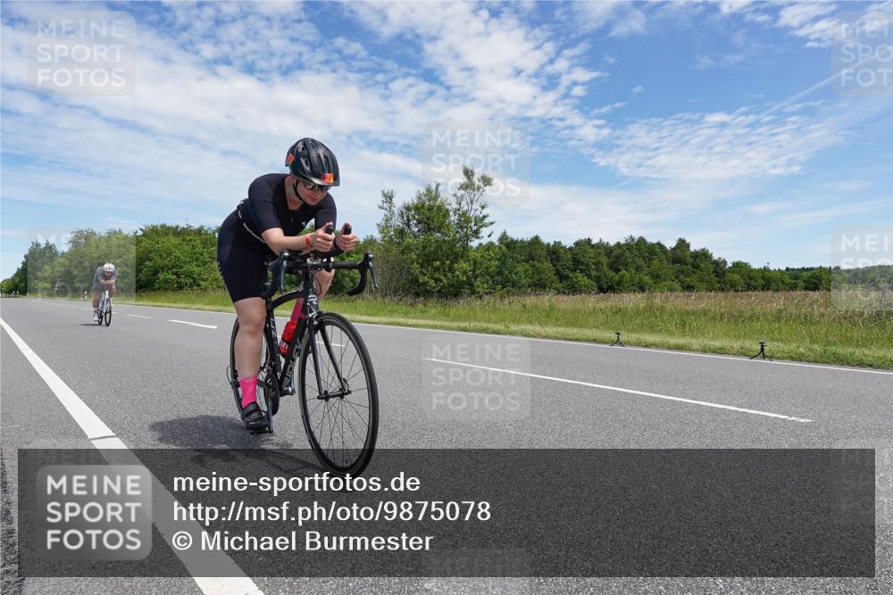 21.06.2026 - Viking Triathlon Michael Burmester http://msf.ph/oto/9875078 21.06.2026 12:59:02 Radfahren 69, 127, 528, 557 meine-sportfotos.de