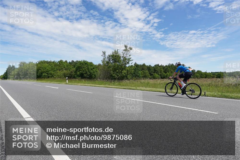 21.06.2026 - Viking Triathlon Michael Burmester http://msf.ph/oto/9875086 21.06.2026 12:59:05 Radfahren 69, 127, 528, 557 meine-sportfotos.de