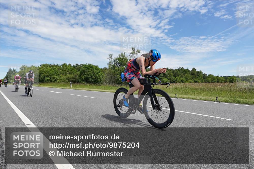 21.06.2026 - Viking Triathlon Michael Burmester http://msf.ph/oto/9875204 21.06.2026 13:00:58 Radfahren 138, 377, 416, 511, 515, 521, 529, 542, 664 meine-sportfotos.de