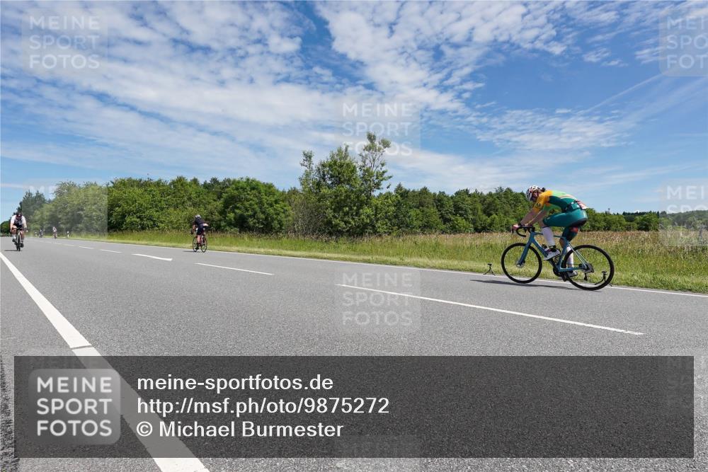21.06.2026 - Viking Triathlon Michael Burmester http://msf.ph/oto/9875272 21.06.2026 13:02:32 Radfahren 385, 405, 607 meine-sportfotos.de