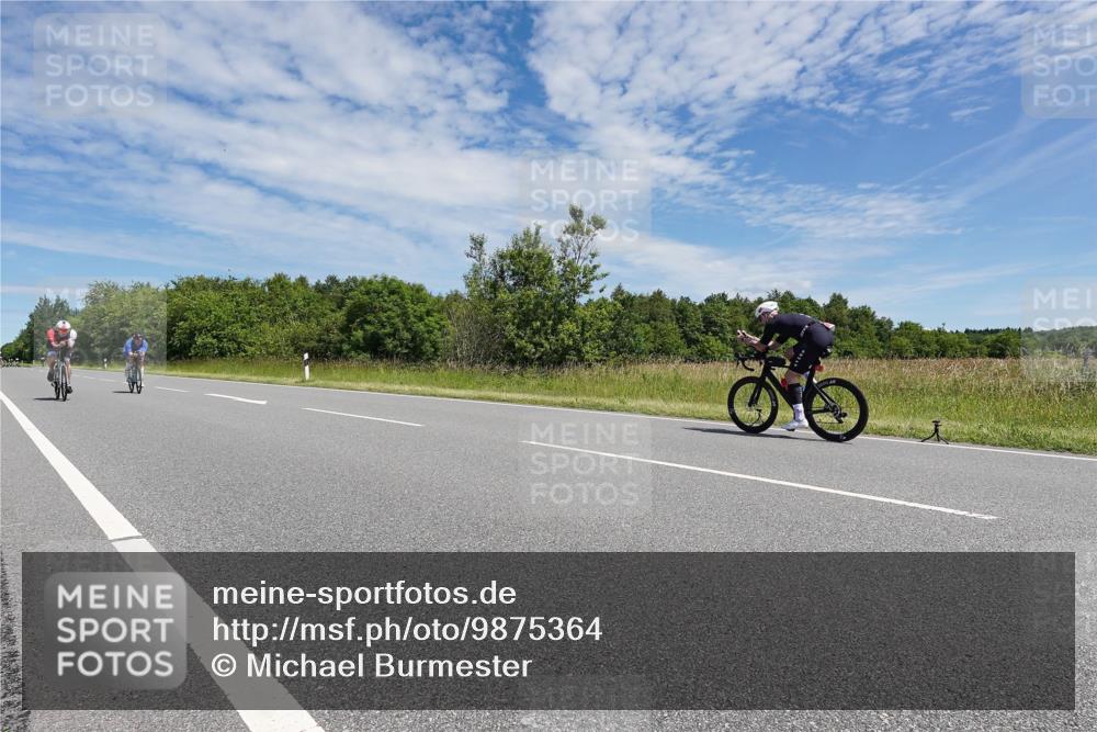 21.06.2026 - Viking Triathlon Michael Burmester http://msf.ph/oto/9875364 21.06.2026 13:04:44 Radfahren 217, 229, 300 meine-sportfotos.de