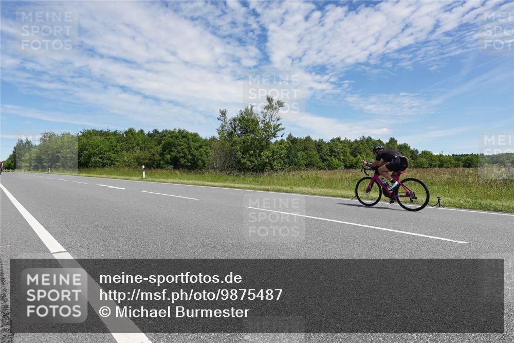 21.06.2026 - Viking Triathlon Michael Burmester http://msf.ph/oto/9875487 21.06.2026 13:07:42 Radfahren 70, 329, 538, 577, 650 meine-sportfotos.de