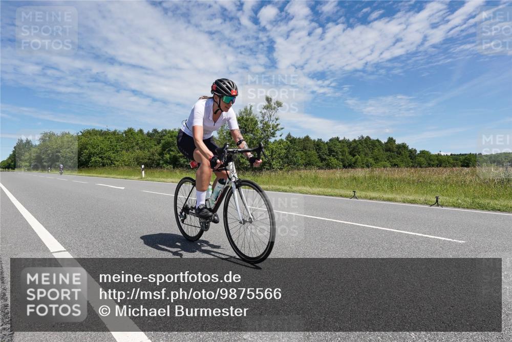21.06.2026 - Viking Triathlon Michael Burmester http://msf.ph/oto/9875566 21.06.2026 13:09:19 Radfahren 135, 223, 388, 602, 656 meine-sportfotos.de