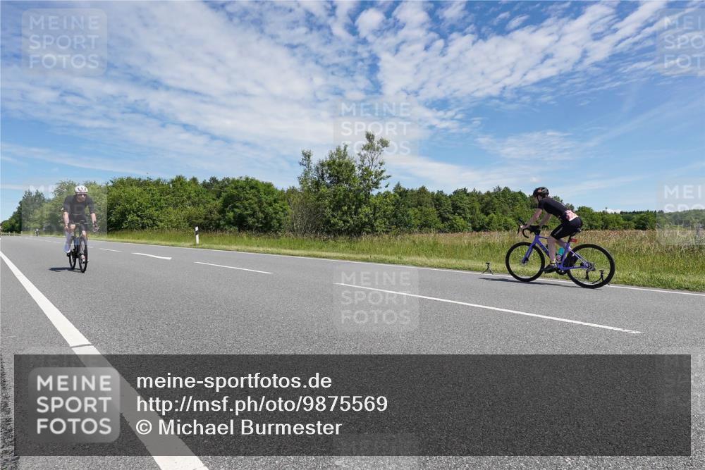 21.06.2026 - Viking Triathlon Michael Burmester http://msf.ph/oto/9875569 21.06.2026 13:09:25 Radfahren 223, 388, 563, 602, 656 meine-sportfotos.de