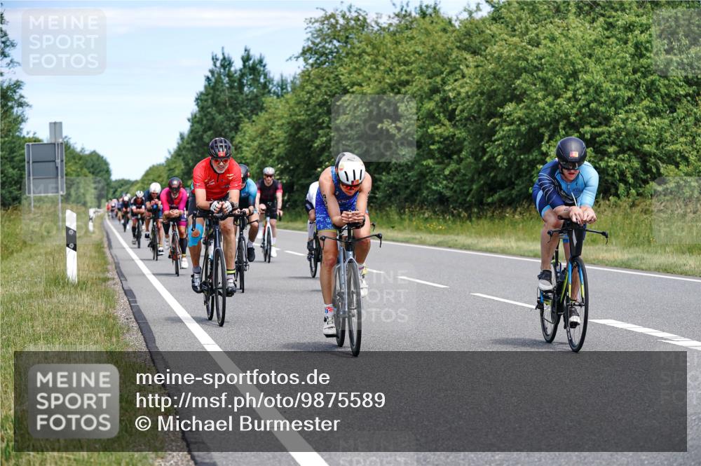 21.06.2026 - Viking Triathlon Michael Burmester http://msf.ph/oto/9875589 21.06.2026 12:52:33 Radfahren 63, 64, 75, 87, 89, 95, 118, 162, 198, 275, 302, 411, 459, 460, 464, 490, 522, 552, 619 meine-sportfotos.de