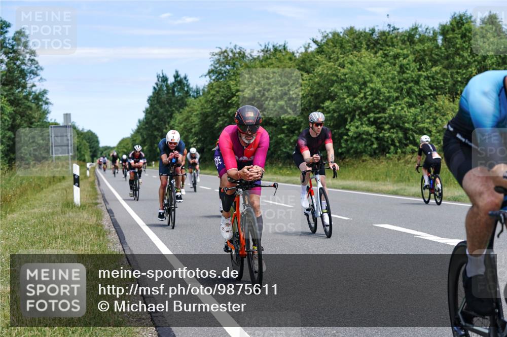 21.06.2026 - Viking Triathlon Michael Burmester http://msf.ph/oto/9875611 21.06.2026 12:52:35 Radfahren 63, 64, 75, 87, 89, 95, 118, 162, 198, 275, 302, 411, 459, 460, 464, 490, 522, 552, 619 meine-sportfotos.de