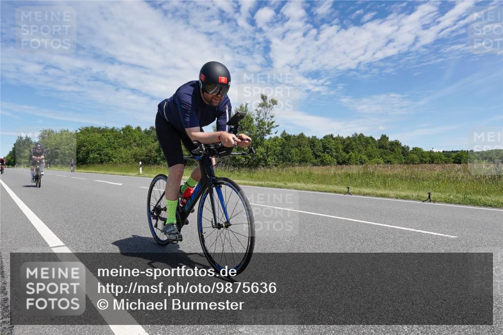 21.06.2026 - Viking Triathlon Michael Burmester http://msf.ph/oto/9875636 21.06.2026 13:09:30 Radfahren 223, 388, 563, 602, 656 meine-sportfotos.de