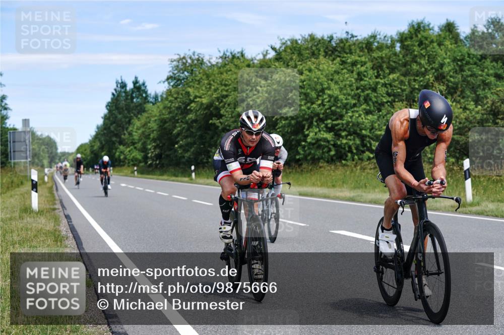 21.06.2026 - Viking Triathlon Michael Burmester http://msf.ph/oto/9875666 21.06.2026 12:52:38 Radfahren 63, 64, 75, 87, 89, 95, 118, 162, 269, 275, 302, 411, 459, 460, 464, 490, 522, 552 meine-sportfotos.de