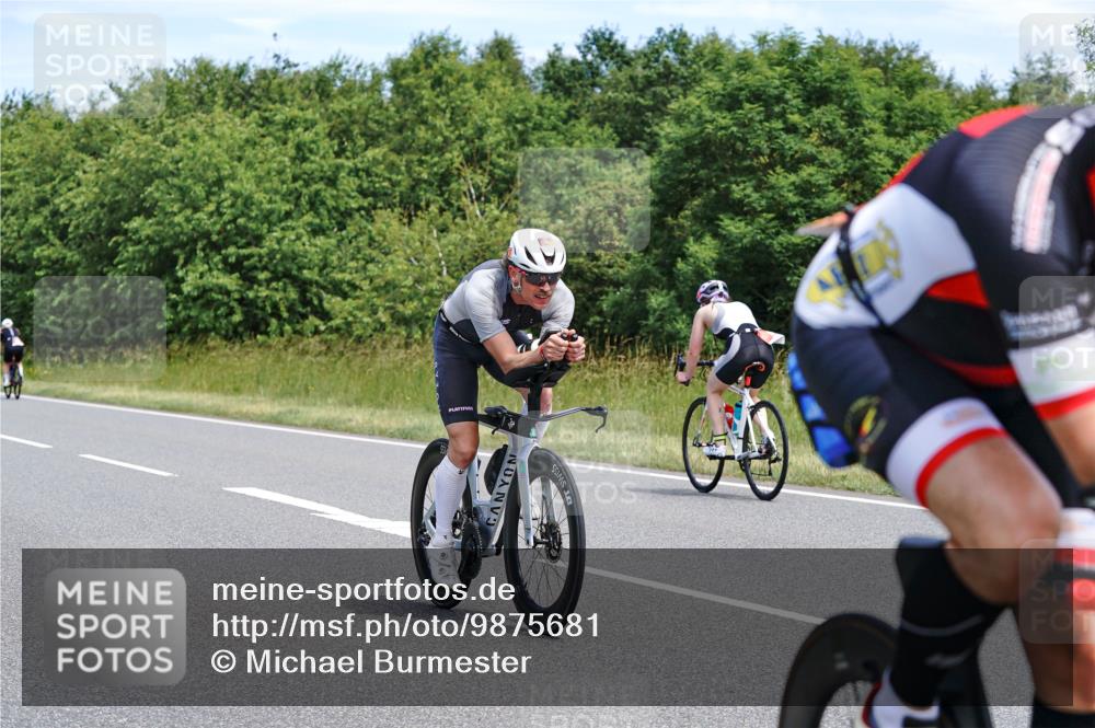21.06.2026 - Viking Triathlon Michael Burmester http://msf.ph/oto/9875681 21.06.2026 12:52:38 Radfahren 63, 64, 75, 87, 89, 95, 118, 162, 269, 275, 302, 411, 459, 460, 464, 490, 522, 552 meine-sportfotos.de