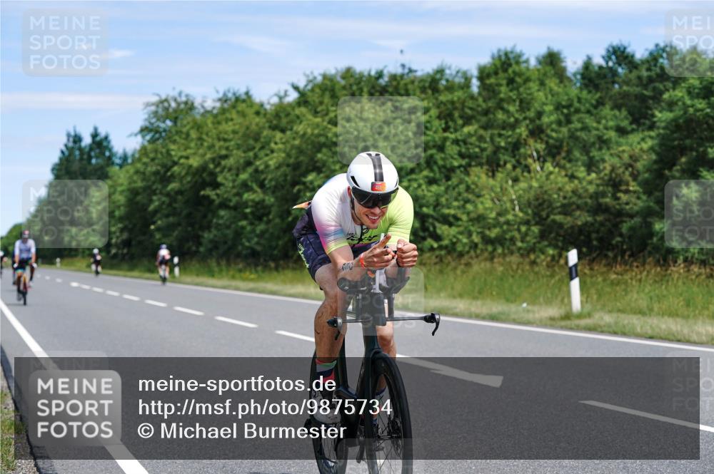 21.06.2026 - Viking Triathlon Michael Burmester http://msf.ph/oto/9875734 21.06.2026 12:52:45 Radfahren 75, 118, 269, 275, 302, 382, 460, 484, 490 meine-sportfotos.de