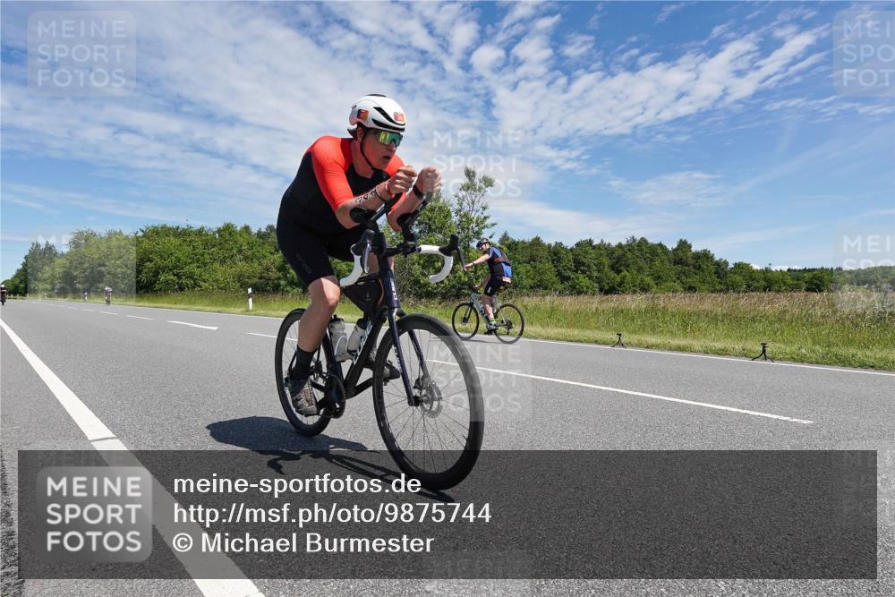 21.06.2026 - Viking Triathlon Michael Burmester http://msf.ph/oto/9875744 21.06.2026 13:11:15 Radfahren 341, 353, 424, 561 meine-sportfotos.de