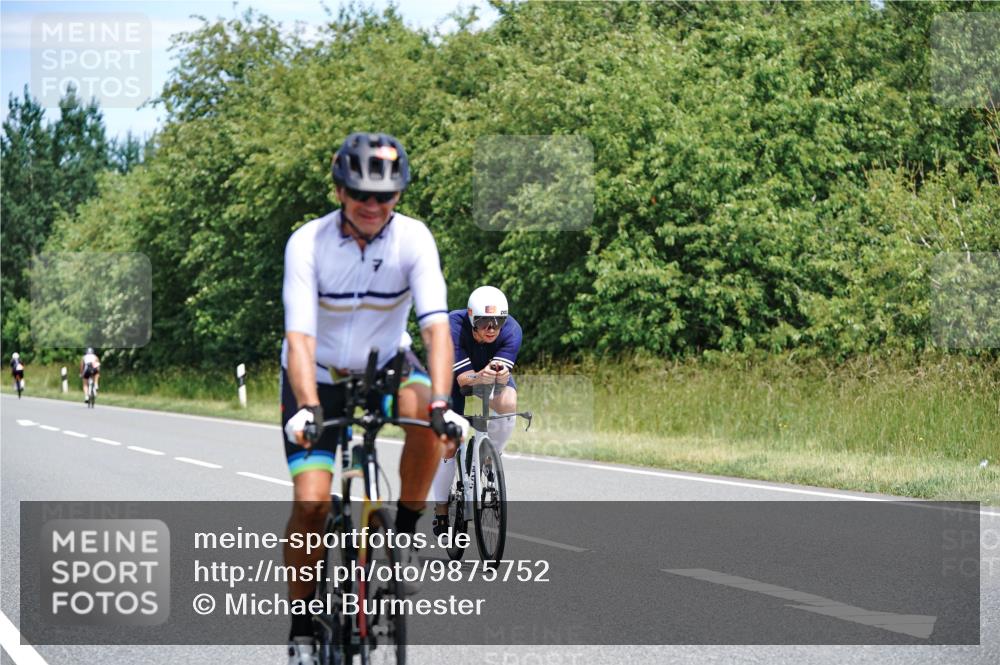 21.06.2026 - Viking Triathlon Michael Burmester http://msf.ph/oto/9875752 21.06.2026 12:52:48 Radfahren 24, 224, 269, 275, 302, 382, 460, 484, 490 meine-sportfotos.de