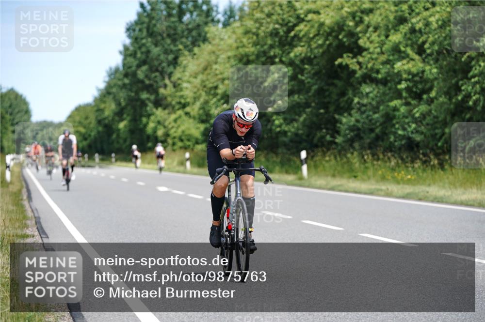 21.06.2026 - Viking Triathlon Michael Burmester http://msf.ph/oto/9875763 21.06.2026 12:52:52 Radfahren 24, 84, 224, 269, 275, 302, 382, 484 meine-sportfotos.de