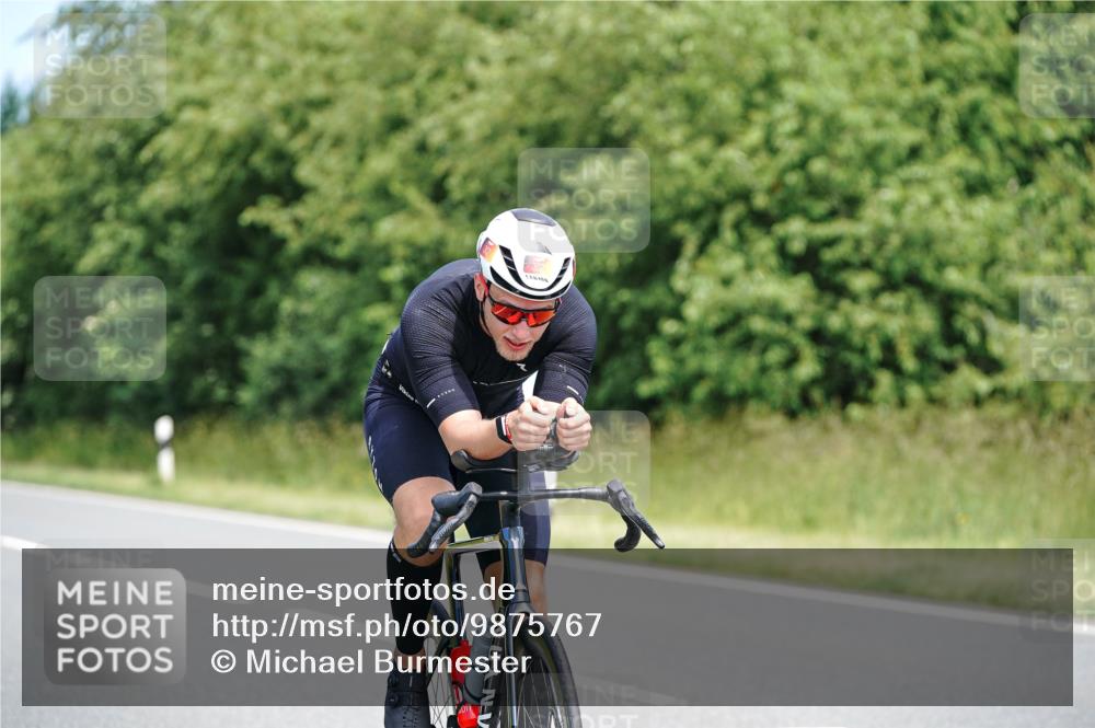 21.06.2026 - Viking Triathlon Michael Burmester http://msf.ph/oto/9875767 21.06.2026 12:52:52 Radfahren 24, 84, 224, 269, 275, 302, 382, 484 meine-sportfotos.de