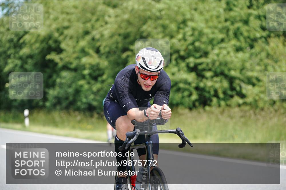 21.06.2026 - Viking Triathlon Michael Burmester http://msf.ph/oto/9875772 21.06.2026 12:52:52 Radfahren 24, 84, 224, 269, 275, 302, 382, 484 meine-sportfotos.de