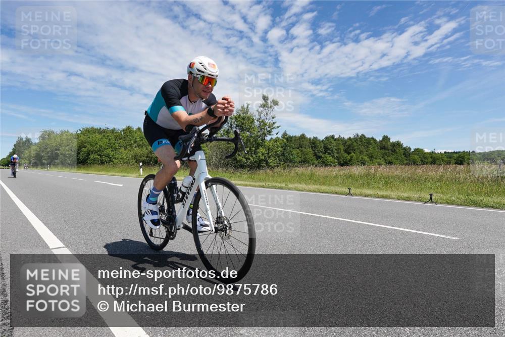 21.06.2026 - Viking Triathlon Michael Burmester http://msf.ph/oto/9875786 21.06.2026 13:11:31 Radfahren 313, 470, 494 meine-sportfotos.de