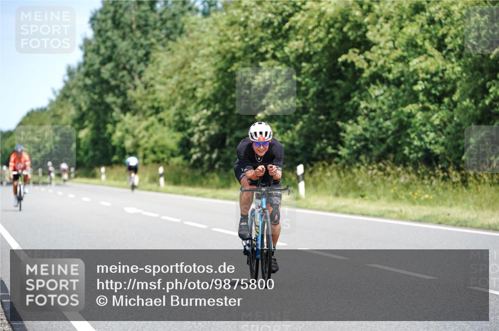 21.06.2026 - Viking Triathlon Michael Burmester http://msf.ph/oto/9875800 21.06.2026 12:53:01 Radfahren 24, 84, 97, 224, 269, 305, 382, 484, 618 meine-sportfotos.de