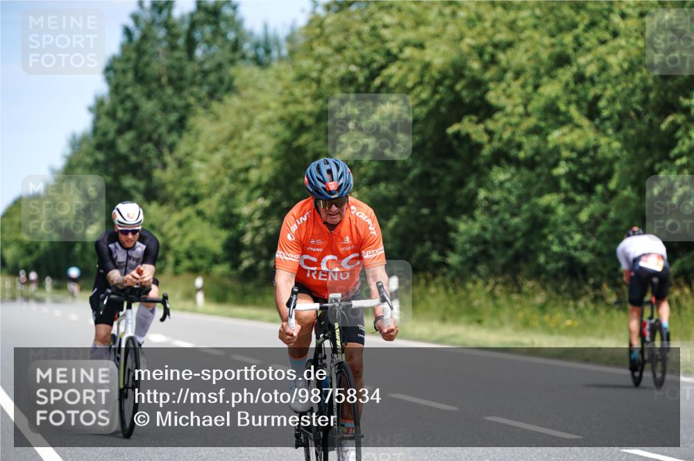 21.06.2026 - Viking Triathlon Michael Burmester http://msf.ph/oto/9875834 21.06.2026 12:53:09 Radfahren 24, 84, 97, 224, 305, 382, 431, 445, 618 meine-sportfotos.de