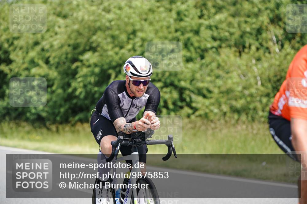 21.06.2026 - Viking Triathlon Michael Burmester http://msf.ph/oto/9875853 21.06.2026 12:53:10 Radfahren 24, 84, 97, 224, 305, 382, 431, 445, 618 meine-sportfotos.de