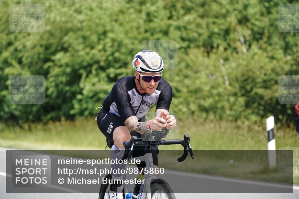 21.06.2026 - Viking Triathlon Michael Burmester http://msf.ph/oto/9875860 21.06.2026 12:53:10 Radfahren 24, 84, 97, 224, 305, 382, 431, 445, 618 meine-sportfotos.de