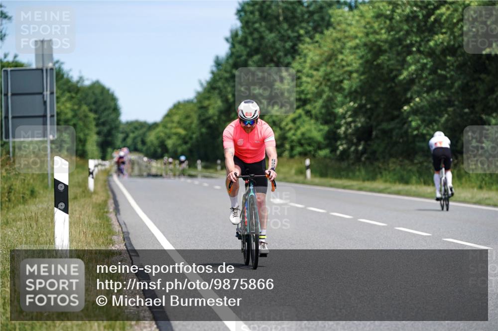 21.06.2026 - Viking Triathlon Michael Burmester http://msf.ph/oto/9875866 21.06.2026 12:53:19 Radfahren 97, 168, 237, 305, 431, 431, 445, 618, 652 meine-sportfotos.de