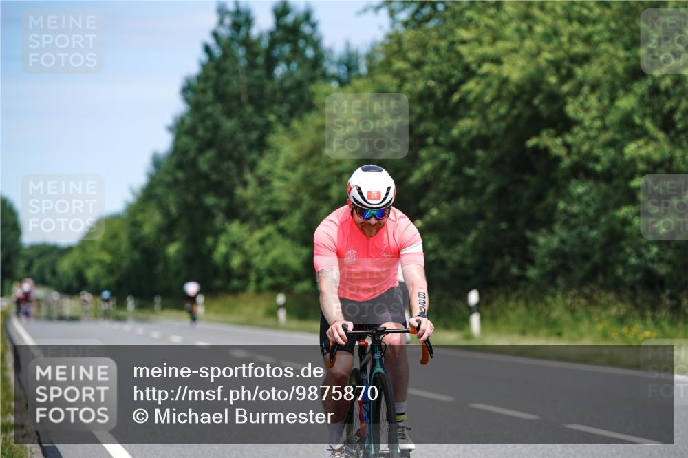 21.06.2026 - Viking Triathlon Michael Burmester http://msf.ph/oto/9875870 21.06.2026 12:53:20 Radfahren 97, 168, 237, 305, 431, 431, 445, 618, 652 meine-sportfotos.de