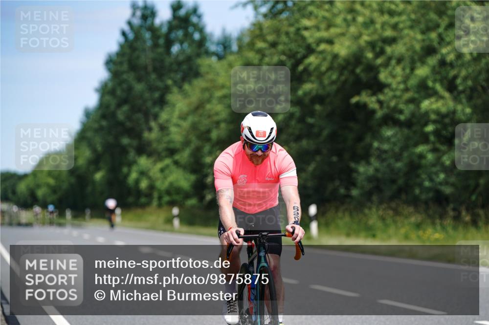 21.06.2026 - Viking Triathlon Michael Burmester http://msf.ph/oto/9875875 21.06.2026 12:53:20 Radfahren 97, 168, 237, 305, 431, 431, 445, 618, 652 meine-sportfotos.de
