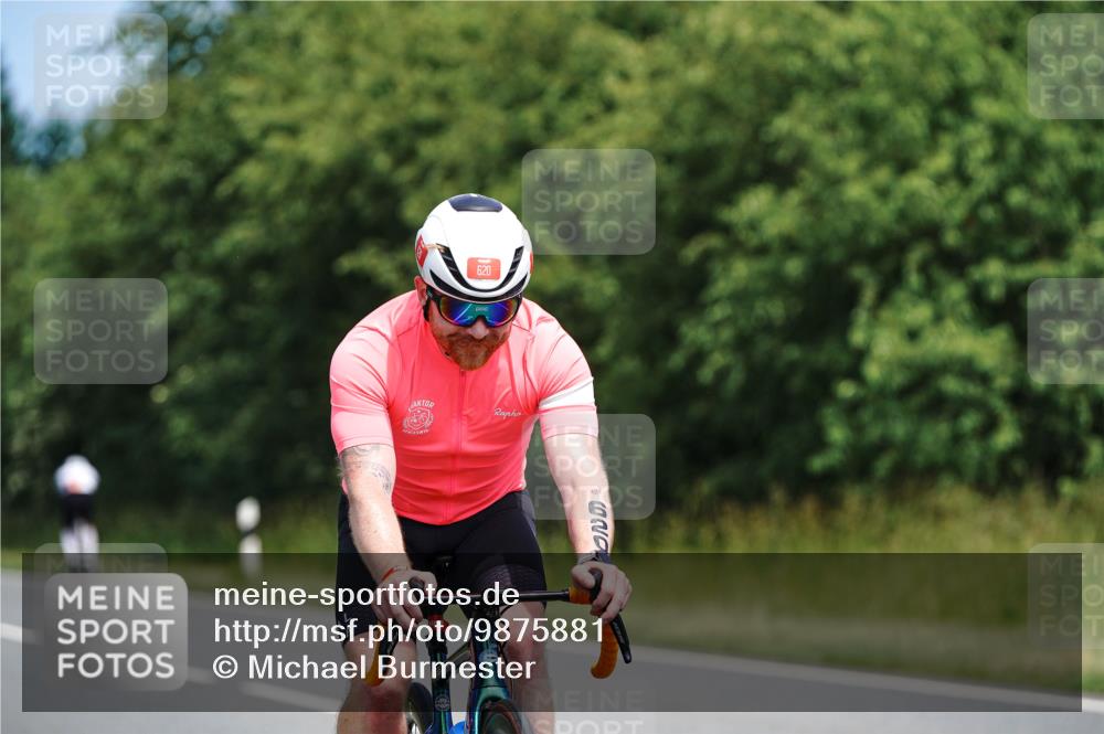 21.06.2026 - Viking Triathlon Michael Burmester http://msf.ph/oto/9875881 21.06.2026 12:53:21 Radfahren 97, 168, 237, 305, 431, 431, 445, 618, 652 meine-sportfotos.de
