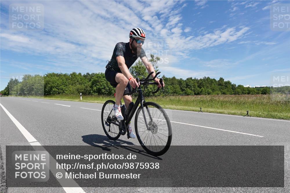 21.06.2026 - Viking Triathlon Michael Burmester http://msf.ph/oto/9875938 21.06.2026 13:14:36 Radfahren 190, 251 meine-sportfotos.de