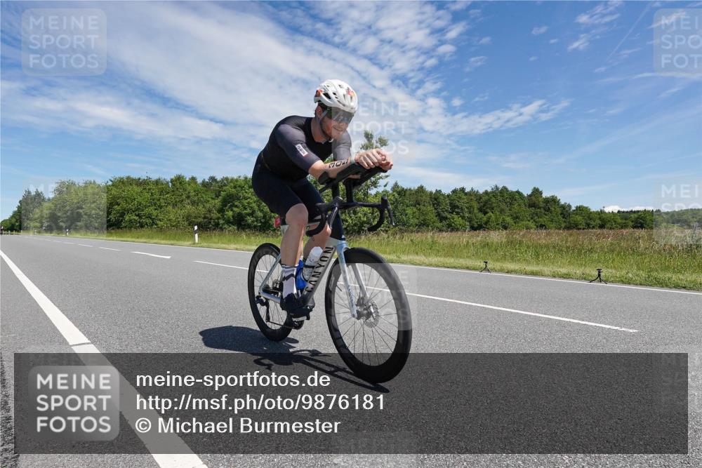 21.06.2026 - Viking Triathlon Michael Burmester http://msf.ph/oto/9876181 21.06.2026 13:18:55 Radfahren 305, 344, 463 meine-sportfotos.de