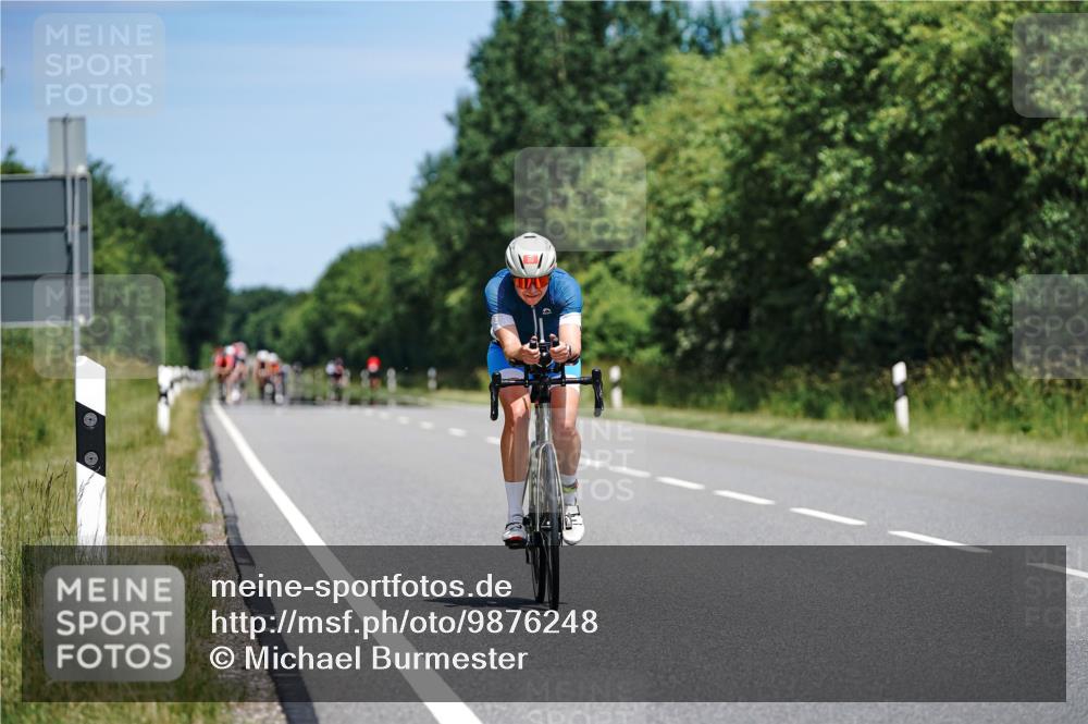 21.06.2026 - Viking Triathlon Michael Burmester http://msf.ph/oto/9876248 21.06.2026 12:54:45 Radfahren 45, 188, 282, 289, 327, 331, 386, 495, 578, 658, 663 meine-sportfotos.de