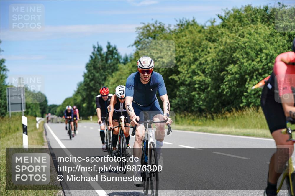 21.06.2026 - Viking Triathlon Michael Burmester http://msf.ph/oto/9876300 21.06.2026 12:55:01 Radfahren 45, 188, 241, 282, 327, 386, 495, 541, 578, 658 meine-sportfotos.de