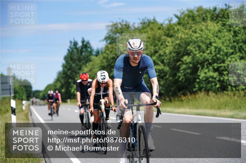 21.06.2026 - Viking Triathlon Michael Burmester http://msf.ph/oto/9876310 21.06.2026 12:55:01 Radfahren 45, 188, 241, 282, 327, 386, 495, 541, 578, 658 meine-sportfotos.de