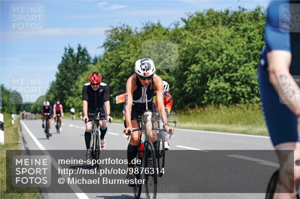 21.06.2026 - Viking Triathlon Michael Burmester http://msf.ph/oto/9876314 21.06.2026 12:55:02 Radfahren 45, 116, 188, 241, 282, 327, 386, 495, 541, 578, 658 meine-sportfotos.de