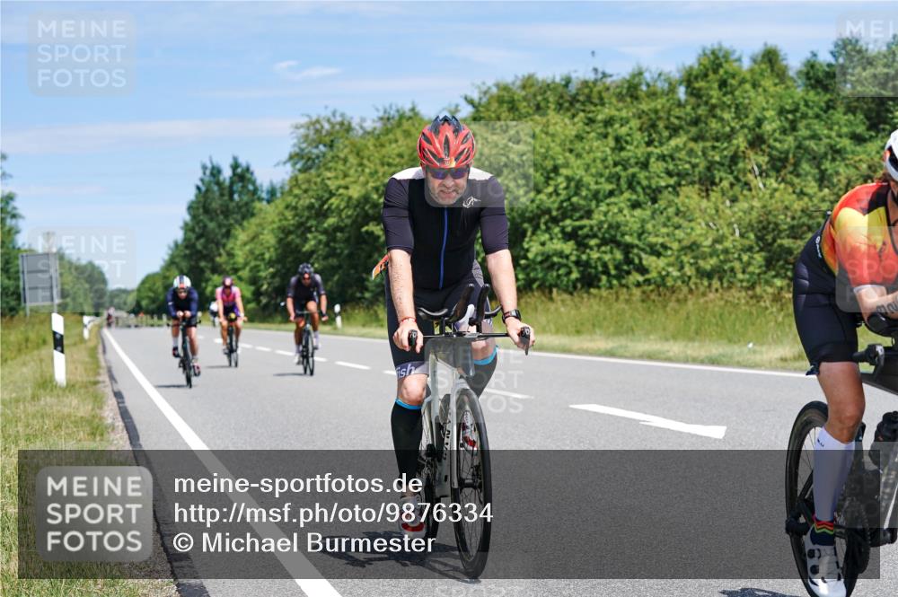 21.06.2026 - Viking Triathlon Michael Burmester http://msf.ph/oto/9876334 21.06.2026 12:55:02 Radfahren 45, 116, 188, 241, 282, 327, 386, 495, 541, 578, 658 meine-sportfotos.de