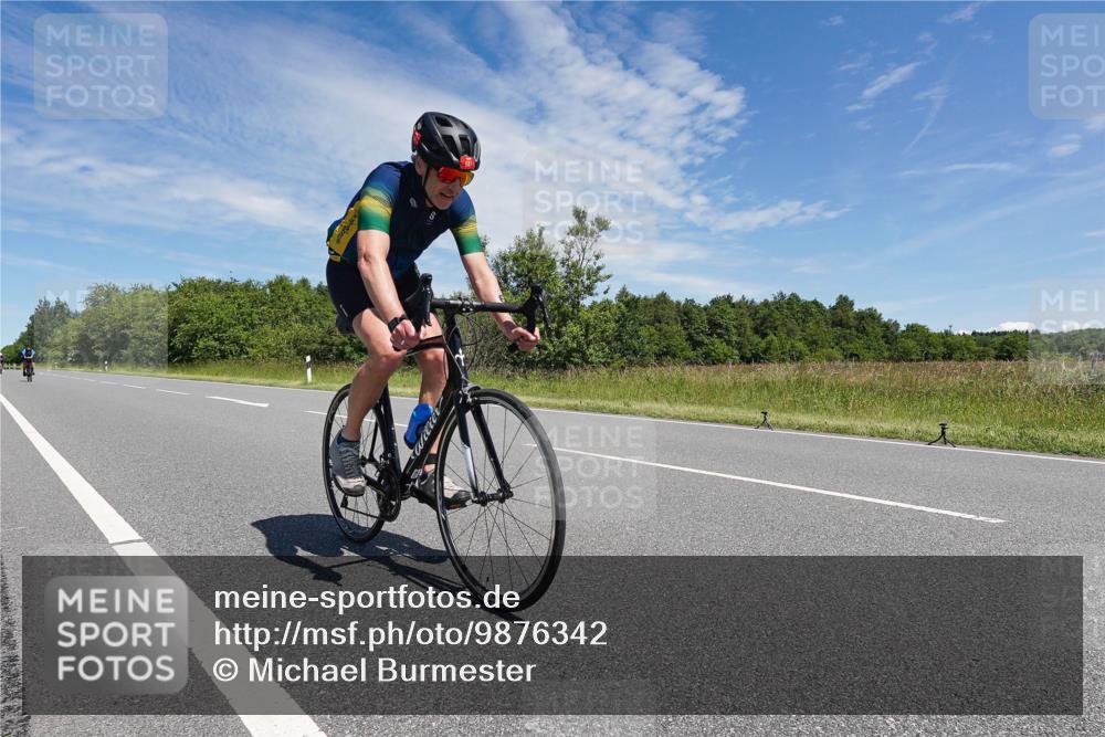 21.06.2026 - Viking Triathlon Michael Burmester http://msf.ph/oto/9876342 21.06.2026 13:24:27 Radfahren 282, 331, 658 meine-sportfotos.de
