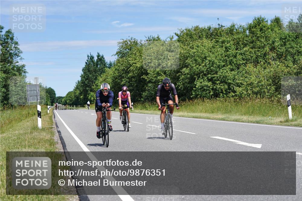 21.06.2026 - Viking Triathlon Michael Burmester http://msf.ph/oto/9876351 21.06.2026 12:55:04 Radfahren 45, 111, 116, 188, 241, 282, 327, 386, 495, 541, 578 meine-sportfotos.de