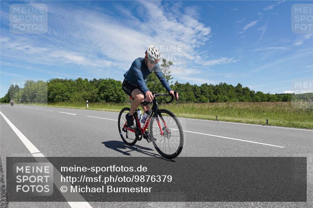 21.06.2026 - Viking Triathlon Michael Burmester http://msf.ph/oto/9876379 21.06.2026 13:24:56 Radfahren 335 meine-sportfotos.de