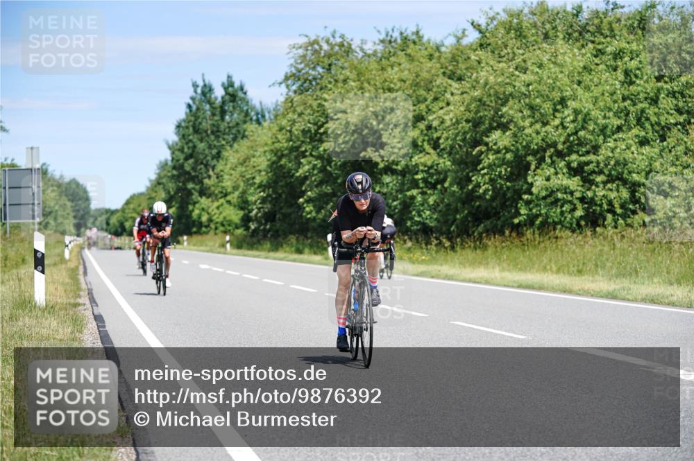21.06.2026 - Viking Triathlon Michael Burmester http://msf.ph/oto/9876392 21.06.2026 12:55:21 Radfahren 111, 116, 344, 541 meine-sportfotos.de